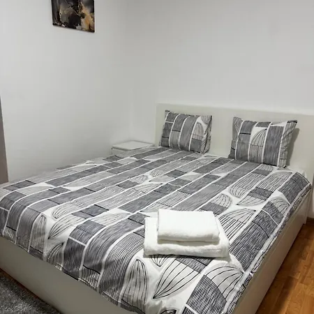 National Stadium Aparment *